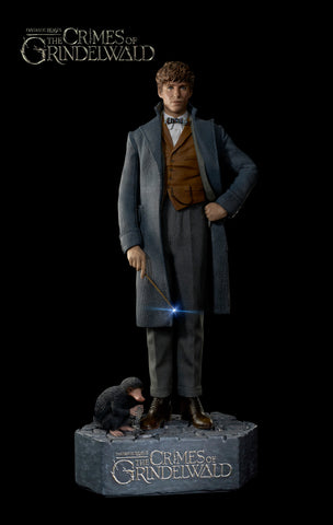 FANTASTIC BEASTS 2 - "Newt" & "Niffler" (life-size) - IN STOCK!