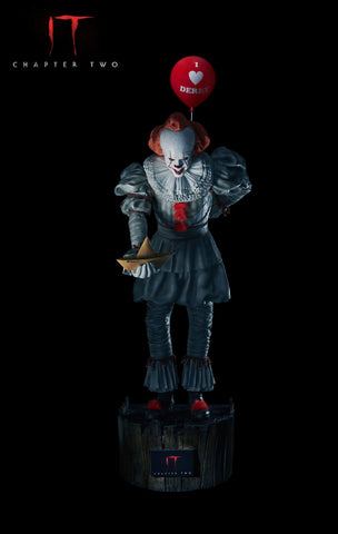 IT CHAPTER 2: LIFESIZE “PENNYWISE” STATUE