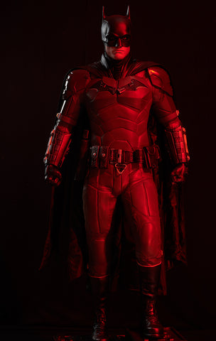 THE BATMAN: Life-size statue